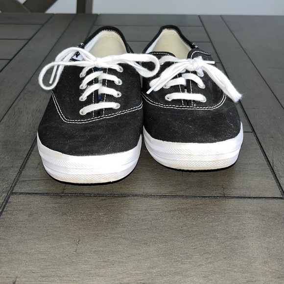 - KEDS - Picture 5 of 8